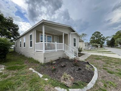 Photo 2 of 20 of home located at 179 Woodland Drive Leesburg, FL 34788