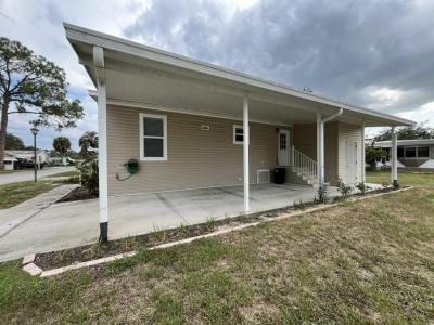 Photo 3 of 20 of home located at 179 Woodland Drive Leesburg, FL 34788