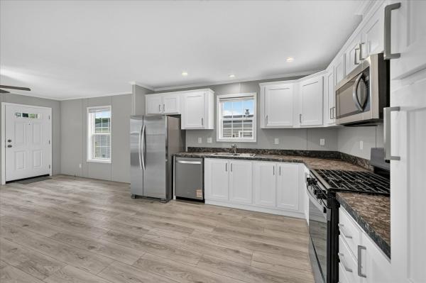 2026 Redman Homes 180 NWS-L-25208  Home