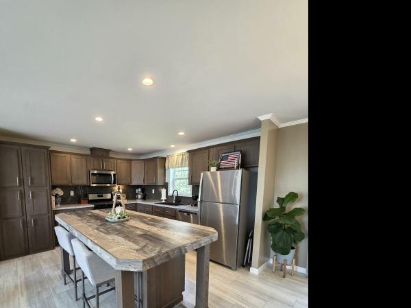 2021 Redman 183 NWDSA25612  Home
