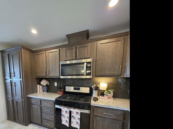 2021 Redman 183 NWDSA25612  Home