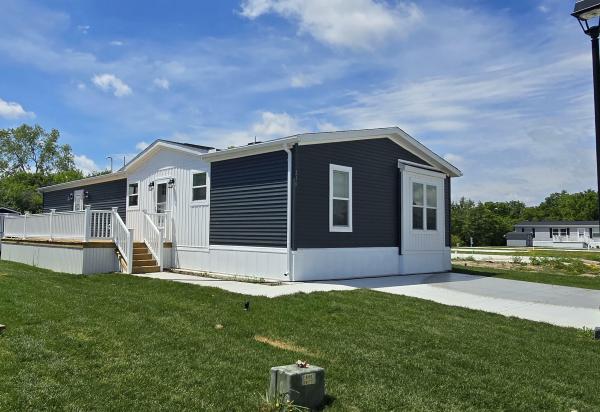 Photo 1 of 2 of home located at 27484 Oregon Rd. Lot 216 Perrysburg, OH 43551