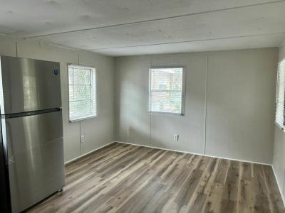 Photo 3 of 8 of home located at 10720 54th Avenue N, Lot 38 Saint Petersburg, FL 33708