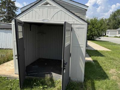 Photo 4 of 16 of home located at 1712 S. Dixie Hwy #1 Crete, IL 60417