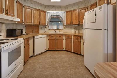 Photo 5 of 8 of home located at 136 Oak Lane Lake Helen, FL 32744