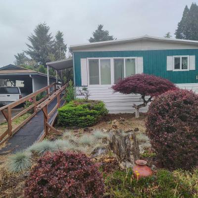 Photo 3 of 7 of home located at 77500 S 6th St Sp. #D20 Cottage Grove, OR 97424