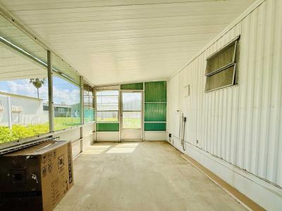 Photo 2 of 8 of home located at 3004 Phil Ln Sebring, FL 33870