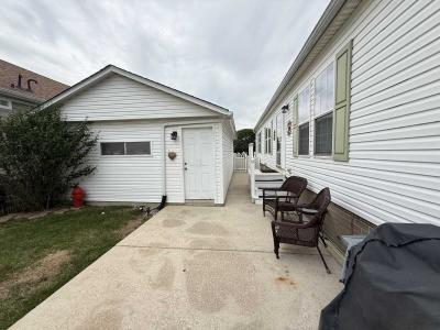 Photo 3 of 31 of home located at 23021 Pinehurst Dr Frankfort, IL 60423