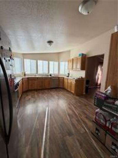Photo 4 of 6 of home located at 29021 Bouquet Canyon Unit#201 Saugus, CA 91350
