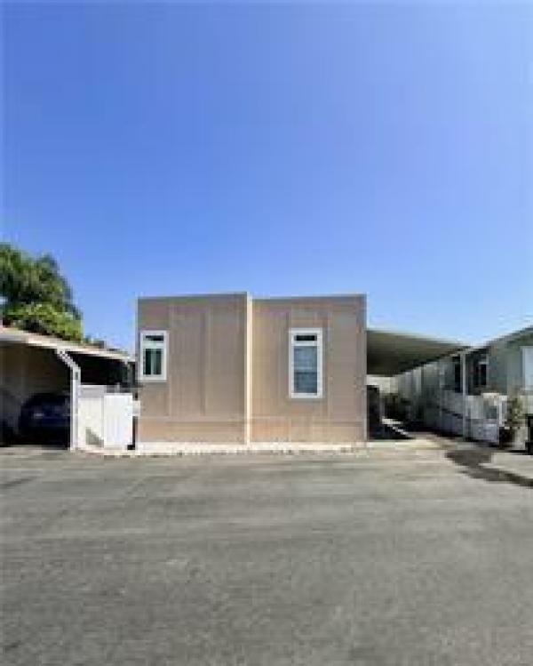 2010  Mobile Home For Sale