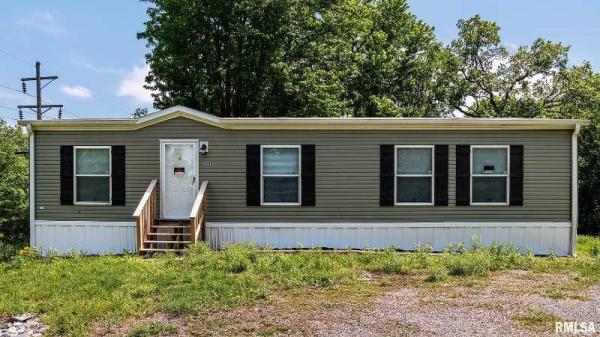 Photo 1 of 2 of home located at 9049 Grassy Rd Marion, IL 62959