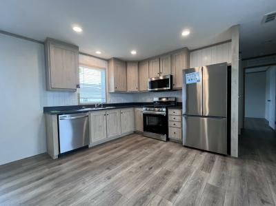 Mobile Home at 5152 W Tothill Cir Sterling Heights, MI 48310