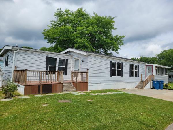 1988 Parkwood Homes Parkwood Mobile Home