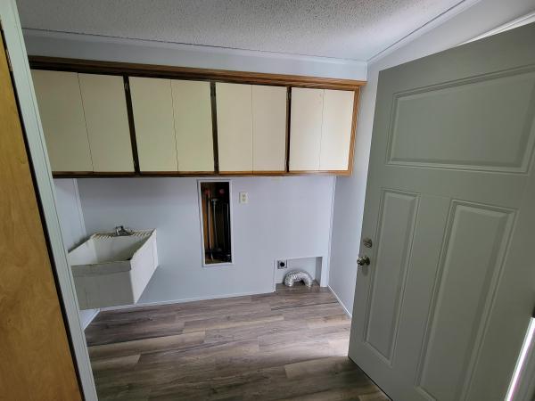 1988 Parkwood Homes Parkwood Mobile Home
