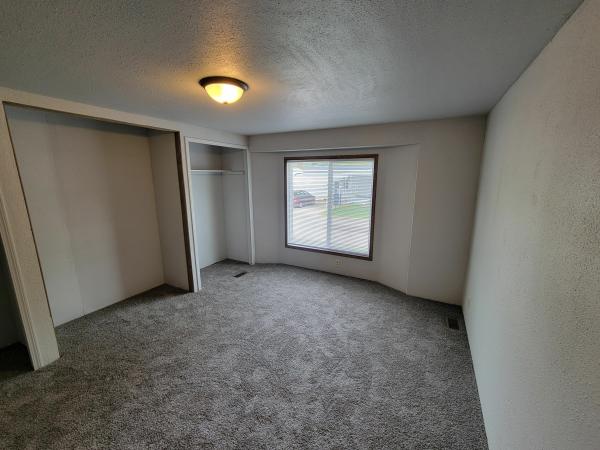 1988 Parkwood Homes Parkwood Mobile Home