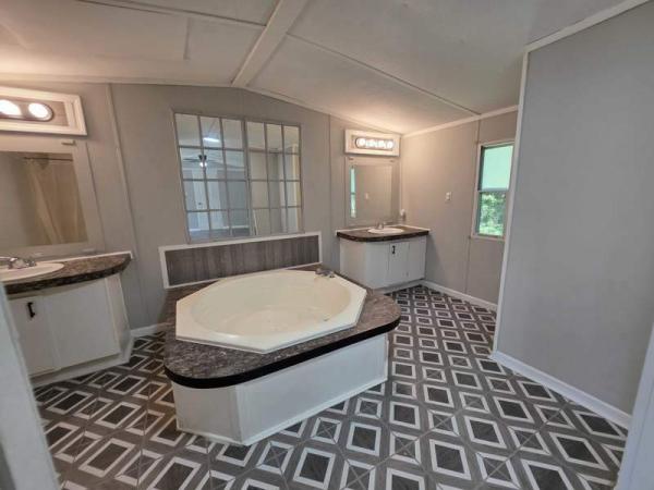 1993 Clayton Manufactured Home