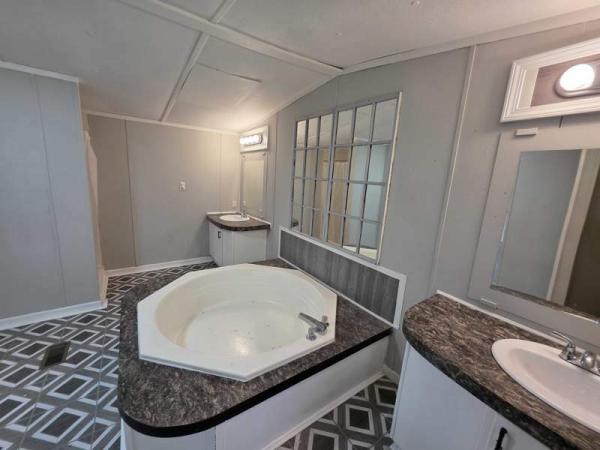 1993 Clayton Manufactured Home