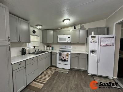 Photo 3 of 31 of home located at 2805 SE 110th Street Lot A14 Ocala, FL 34480