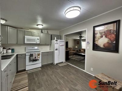 Photo 4 of 31 of home located at 2805 SE 110th Street Lot A14 Ocala, FL 34480