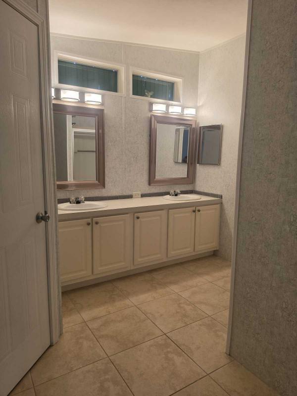 2002 Palm Harbor 08P352B3 Mobile Home