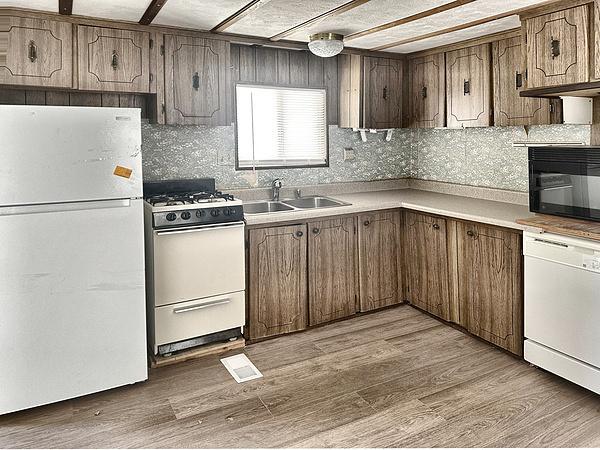 1972 Bain Mobile Home For Sale