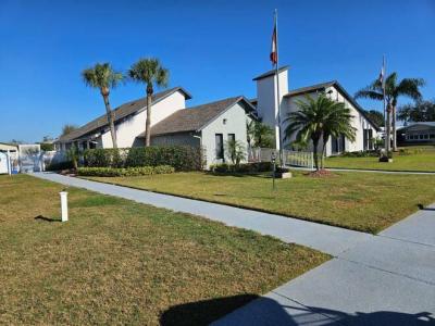 Photo 5 of 8 of home located at 2425 Harden Blvd #184 Lakeland, FL 33803