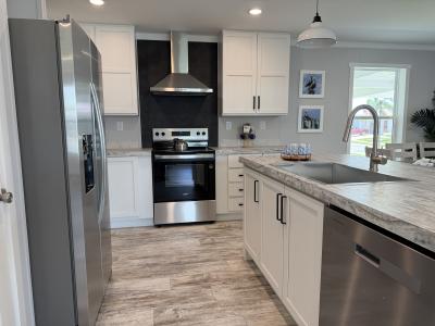Photo 4 of 14 of home located at 2729 Pier Dr Ruskin, FL 33570