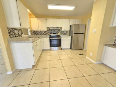 Photo 4 of 8 of home located at 1375 Pasadena Ave. S., #637 South Pasadena, FL 33707