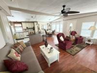 1985 Barrington Manufactured Home