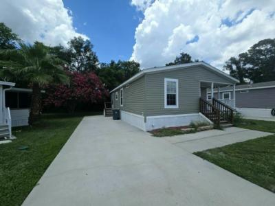 Photo 5 of 14 of home located at 3323 NE 14th St Lot A19 Ocala, FL 34470
