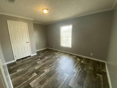Photo 5 of 7 of home located at 7333 Pine Forest Rd #5 Pensacola, FL 32526