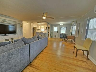 Photo 5 of 17 of home located at 1375 Pasadena Ave. S., #333 South Pasadena, FL 33707