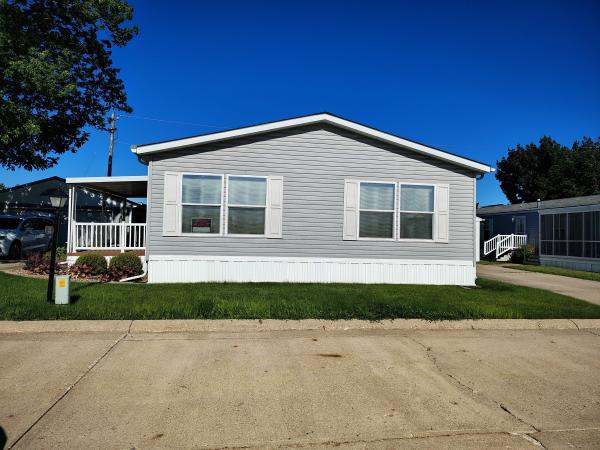 Photo 1 of 2 of home located at 218 Ridgeview Dr Lot Rid-218 West Des Moines, IA 50265