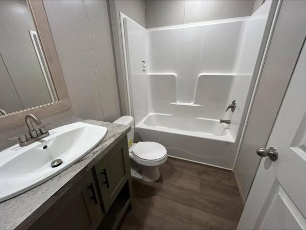 2025 76CEJ16663AH25  Home