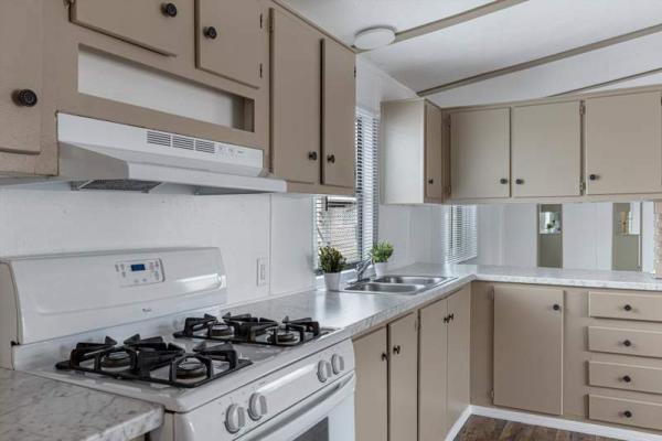 1986 Schult Manufactured Home