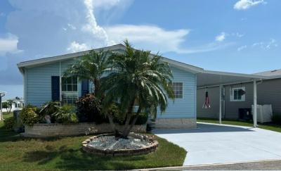 Photo 3 of 28 of home located at 111 Alamanda Ln Parrish, FL 34219