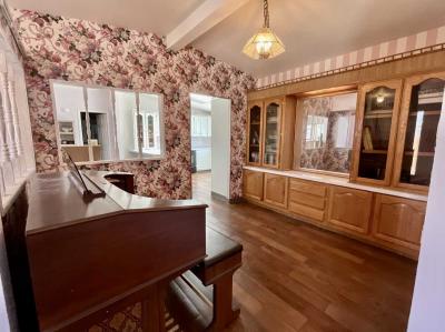 Photo 4 of 25 of home located at 17 Brookshire Drive Reno, NV 89506