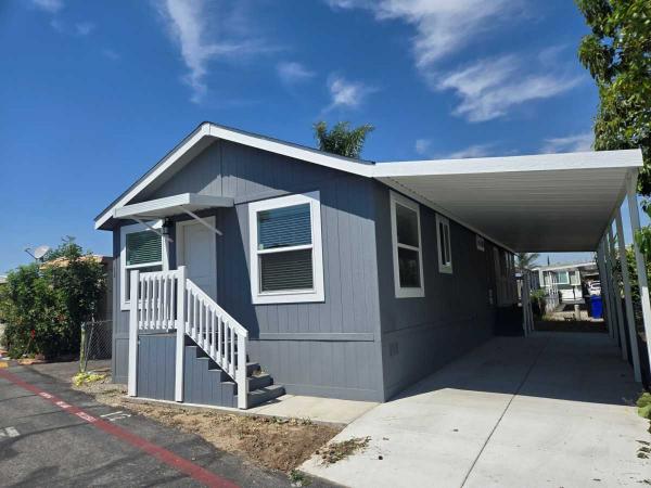 Photo 1 of 2 of home located at 250 N Linden Ave Spc 12 Rialto, CA 92376