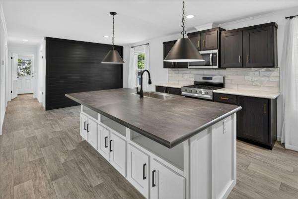 2026 Colony 9C  Home