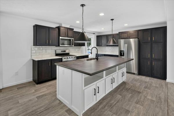 2026 Colony 9C  Home