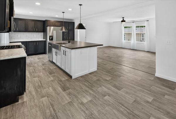2026 Colony 9C  Home