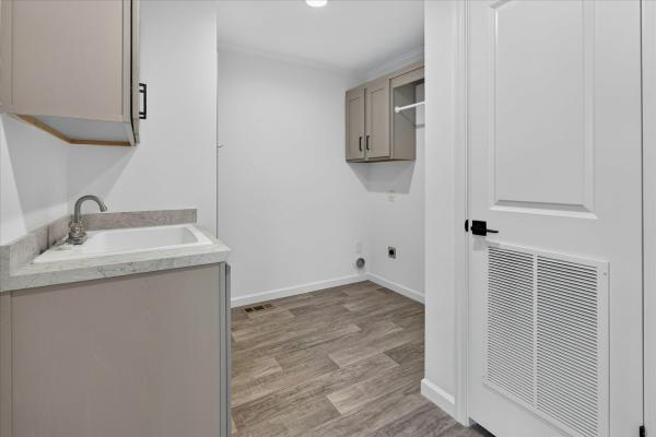 2026 Colony 9C  Home