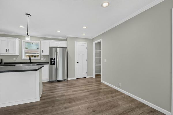 2026 SKYLINE EE047 RK D645  Home