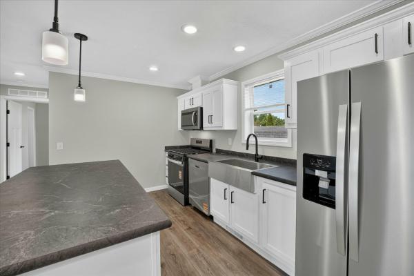 2026 SKYLINE EE047 RK D645  Home