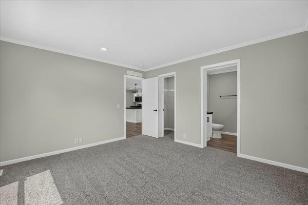 2026 SKYLINE EE047 RK D645  Home