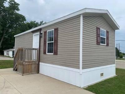 Mobile Home at 2 Melissa Dr Bloomington, IL 61704