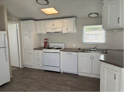 Photo 4 of 13 of home located at 43490 Bordeaux Ave. #659 Sterling Heights, MI 48314