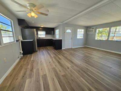 Photo 4 of 10 of home located at 1375 Pasadena Ave. S., #326 South Pasadena, FL 33707