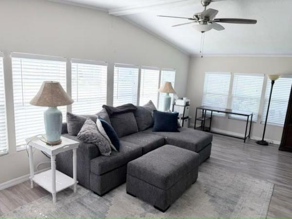 1988 PALM Manufactured Home