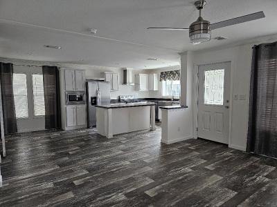 Photo 4 of 16 of home located at 214 Belleza Blvd Edgewater, FL 32141